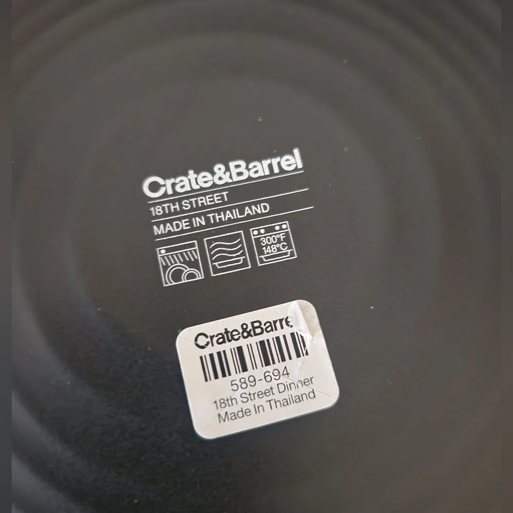 🆕️Crate&Barrel Dinner Plate
